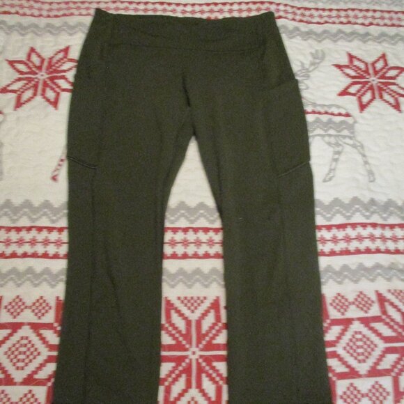 Lululemon capri length leggings in an olive green size 8 with pockets. EUC - Picture 1 of 7